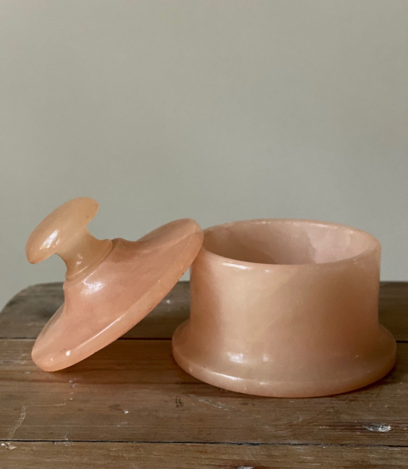 KEPT London Stock A pink onyx pot with lid