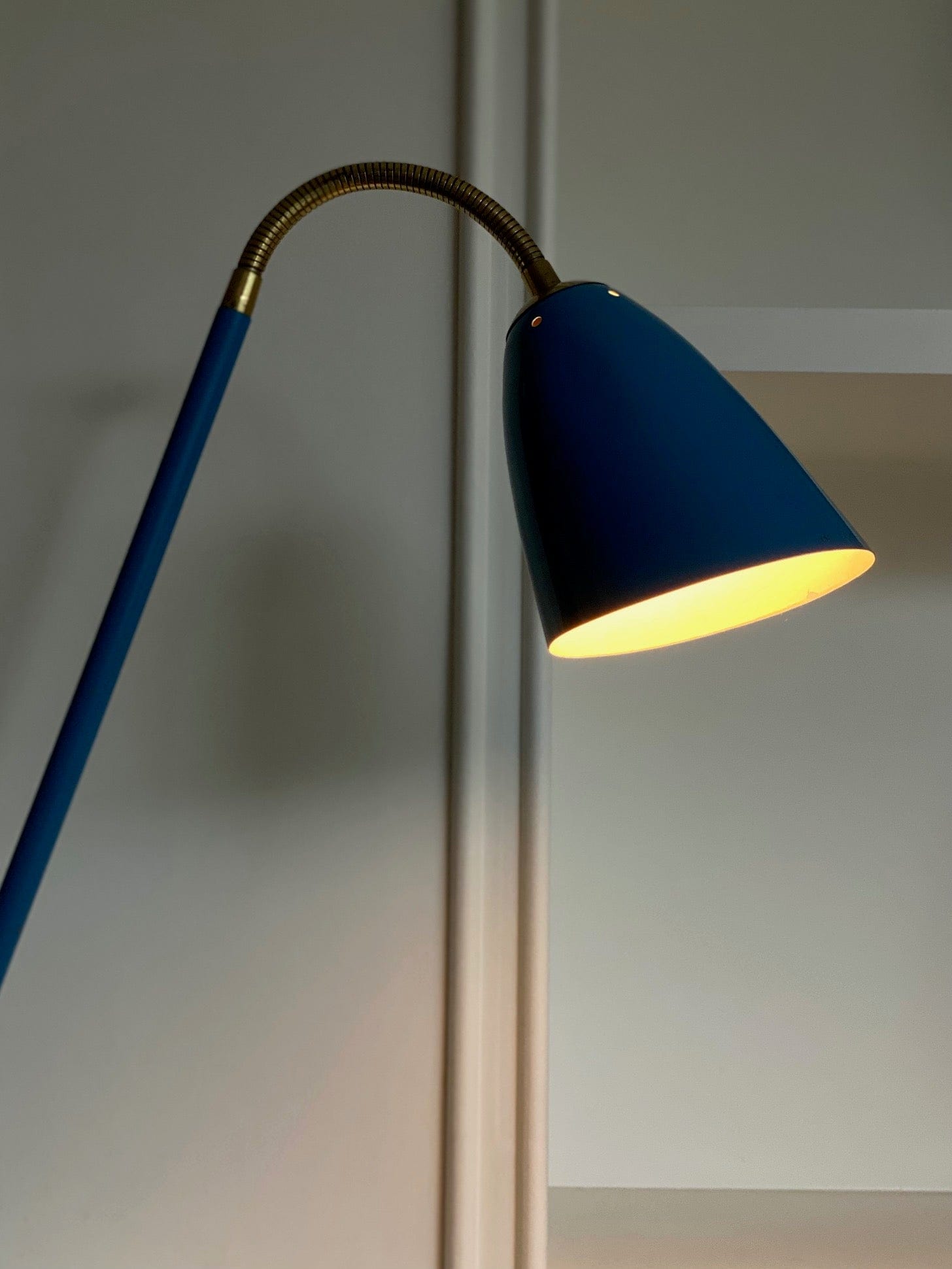 KEPT London Blue metal clamp lamp