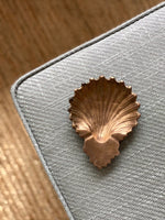 Load image into Gallery viewer, KEPT London Brass clam shell dish
