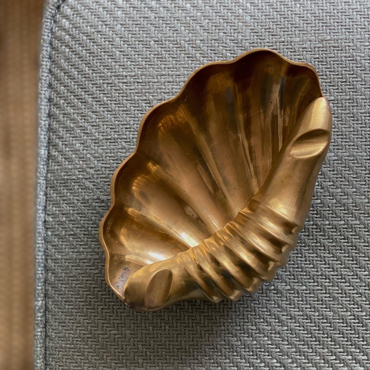 KEPT London Stock Brass shell shape dish