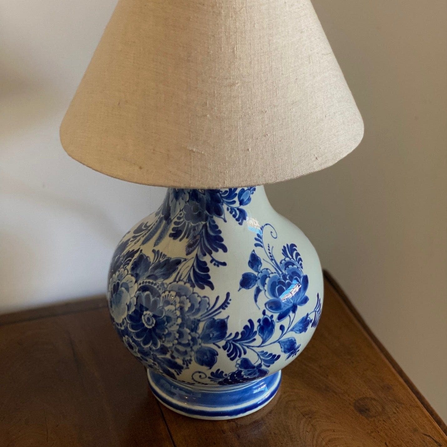 KEPT London Stock Delft ceramic table lamp