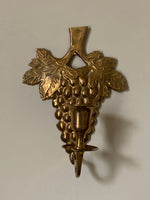 Load image into Gallery viewer, KEPT London Stock Grapes brass wall sconce
