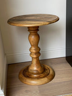 Load image into Gallery viewer, KEPT London Stock Heavy round oak table
