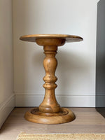 Load image into Gallery viewer, KEPT London Stock Heavy round oak table

