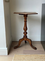 Load image into Gallery viewer, KEPT London Stock Hexagonal oak table
