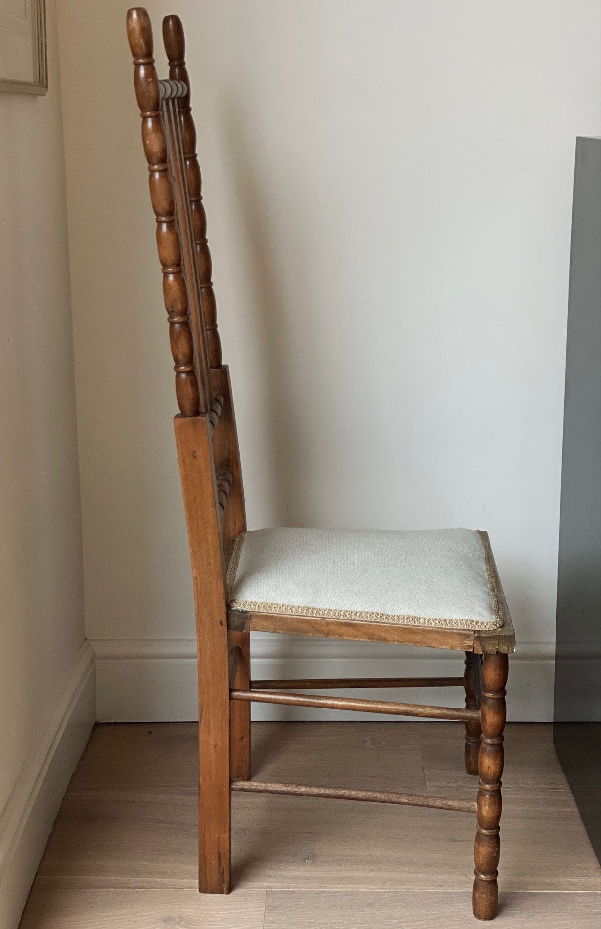 KEPT London Stock High spindle bobbin turned chair