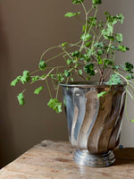 Load image into Gallery viewer, KEPT London Stock Metal planter with wave design
