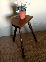 Load image into Gallery viewer, KEPT London Milking stool on tripod bobbin legs
