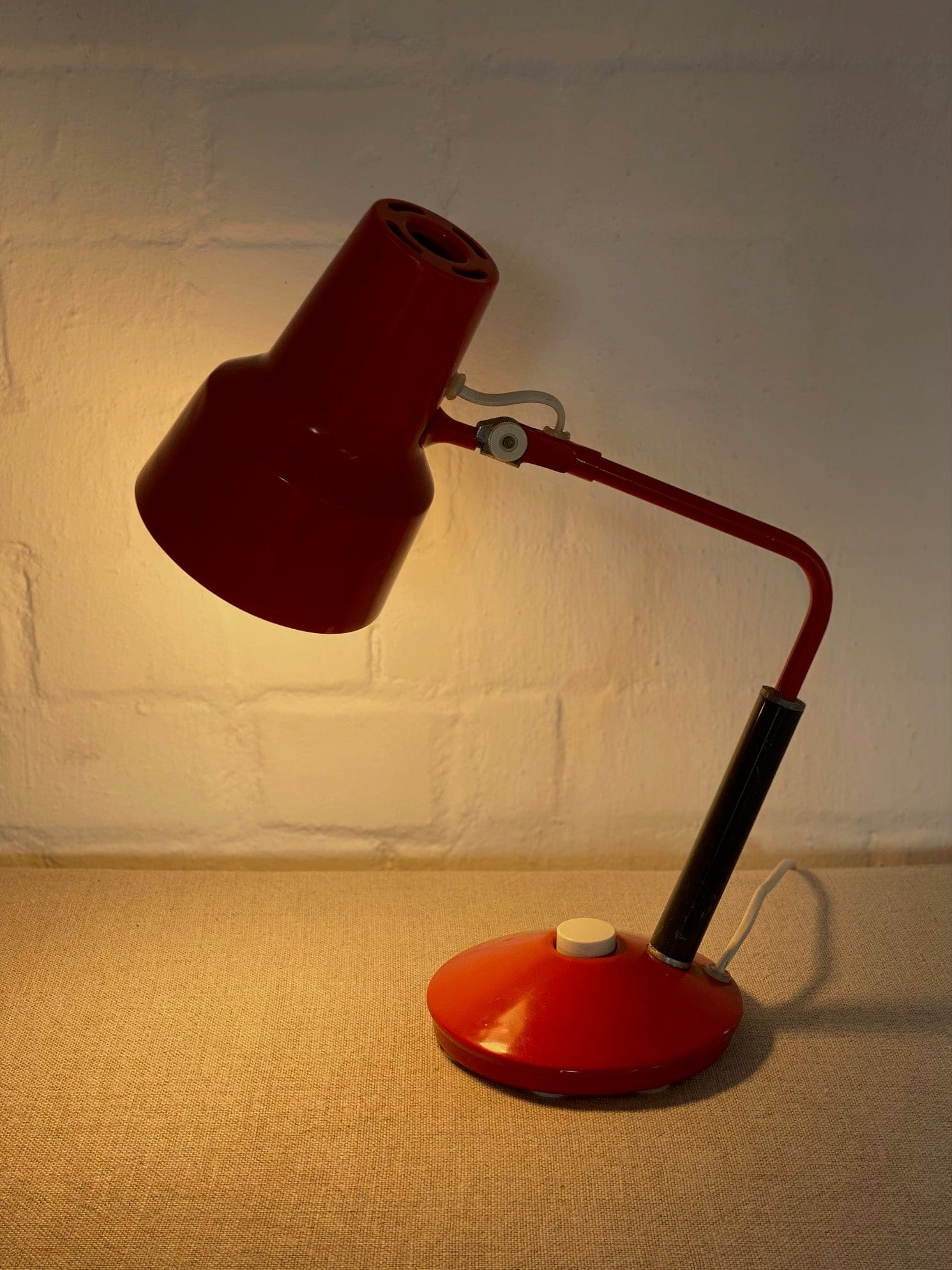 KEPT London Red lacquered desk lamp
