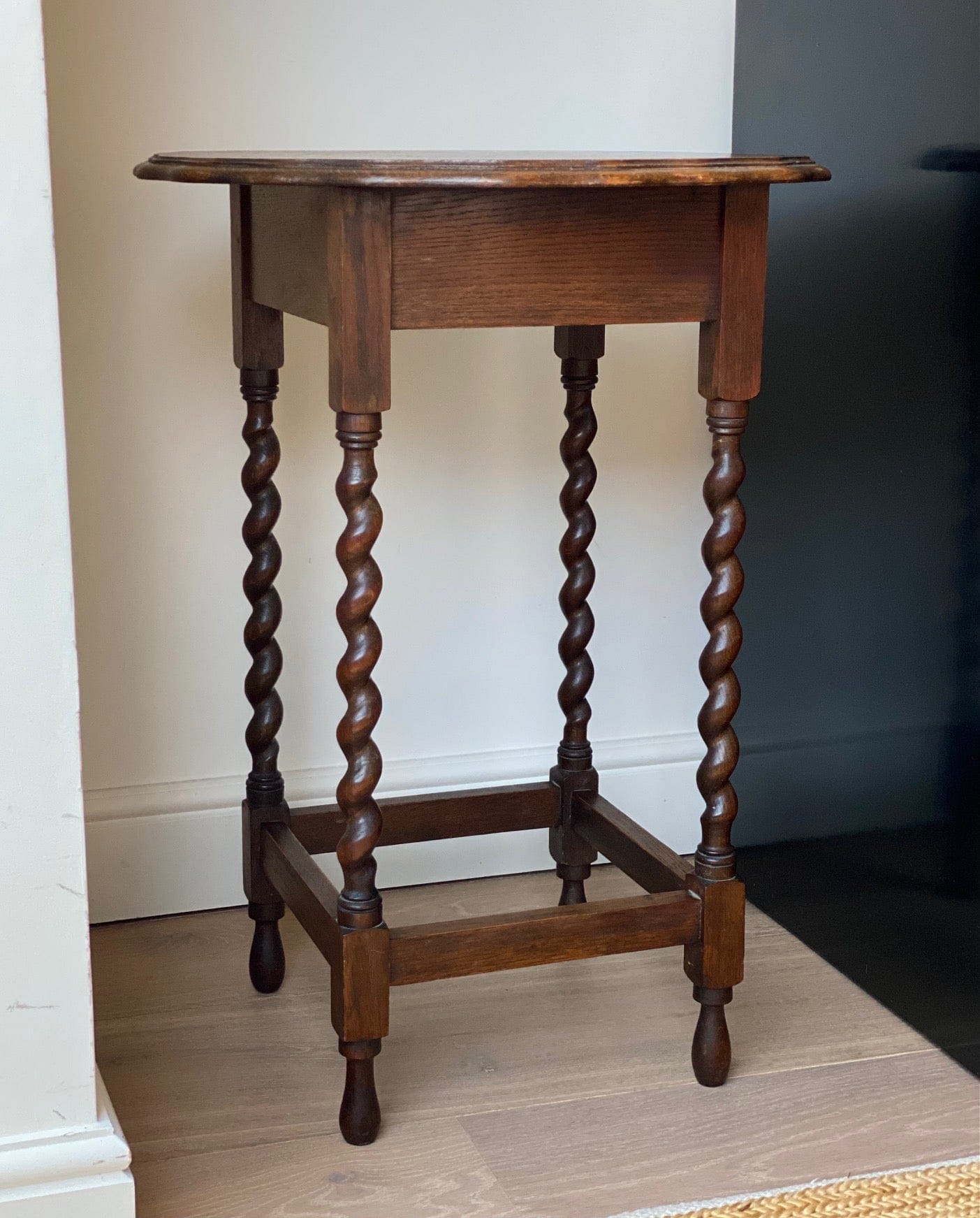 KEPT London Stock Round oak table with wavy edge