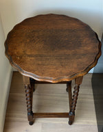 Load image into Gallery viewer, KEPT London Stock Round oak table with wavy edge
