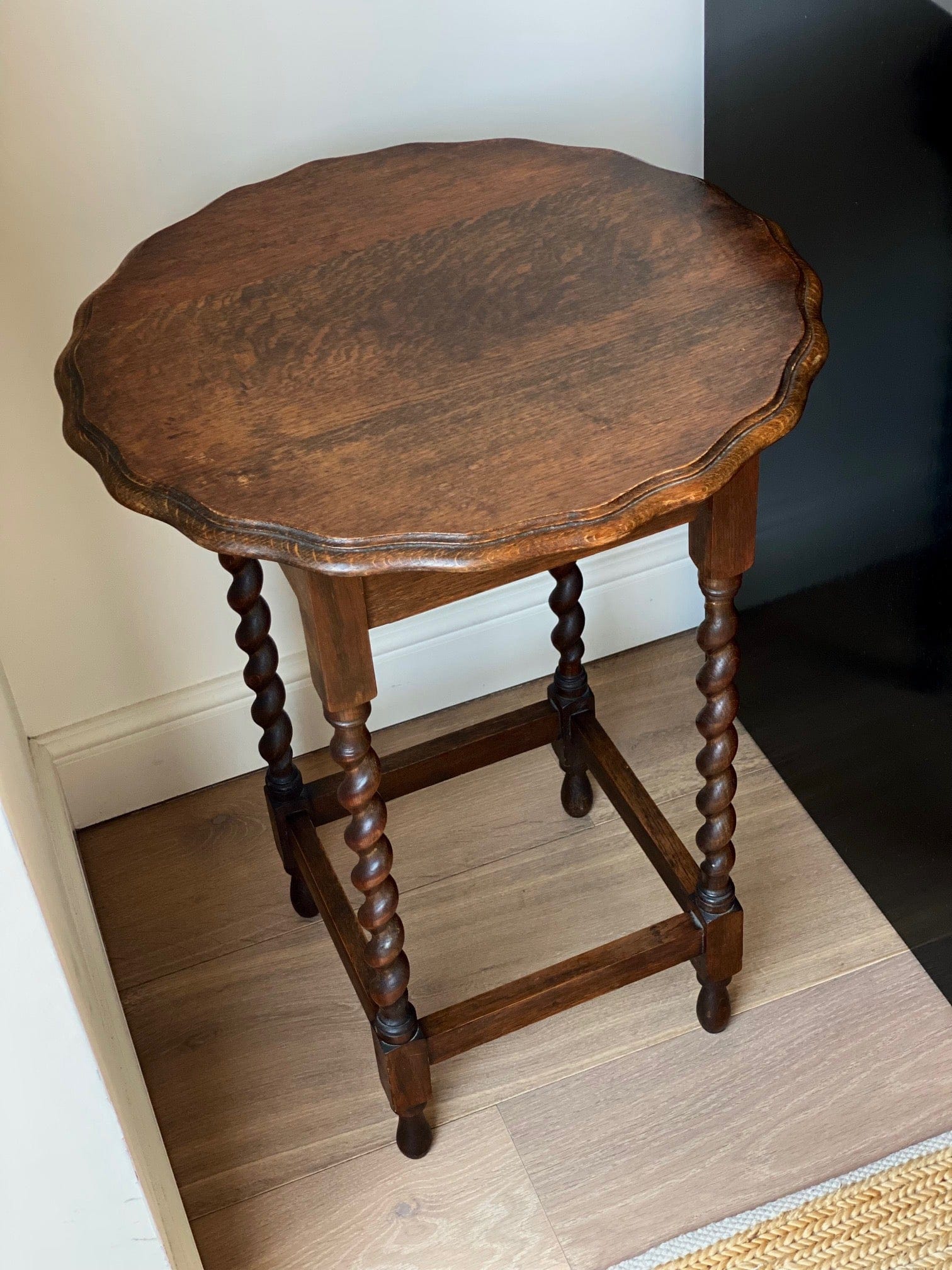 KEPT London Stock Round oak table with wavy edge