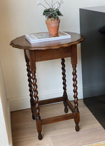 Load image into Gallery viewer, KEPT London Stock Round oak table with wavy edge
