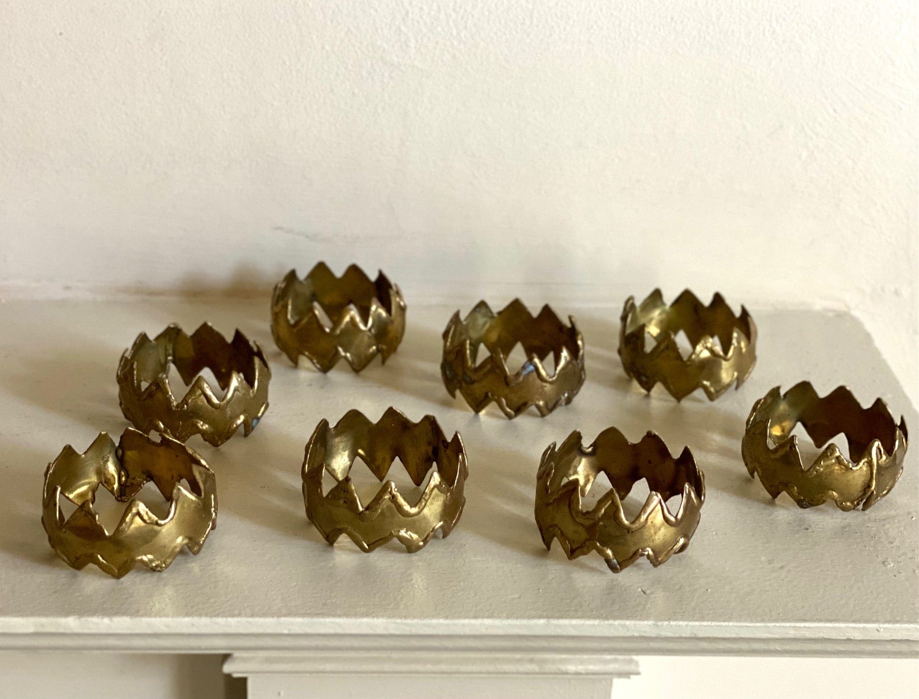 KEPT London Stock Set of eight zig zag napkin rings