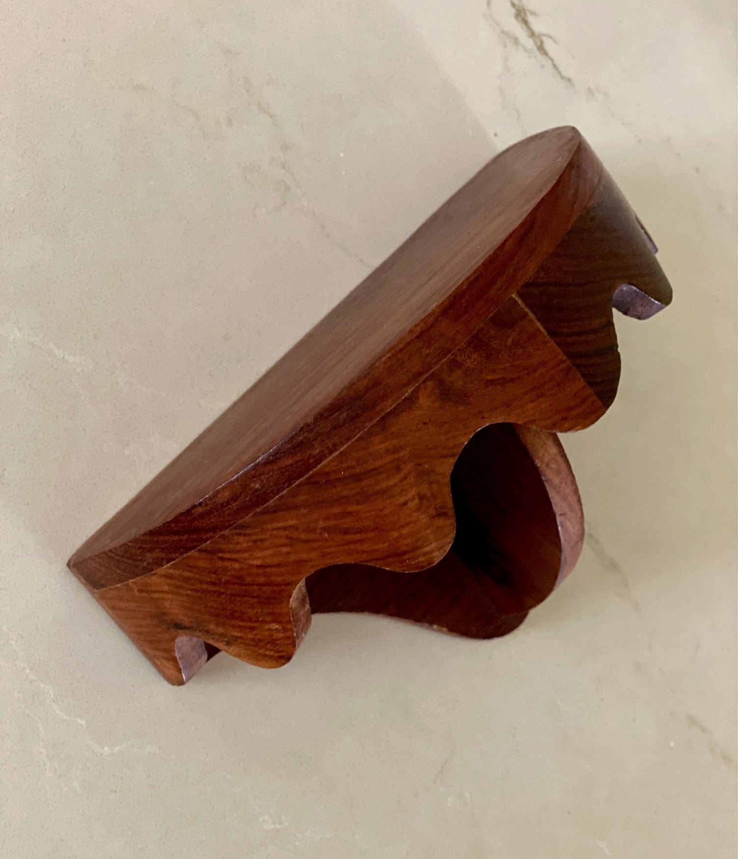 KEPT London Stock Wavy wooden wall shelf
