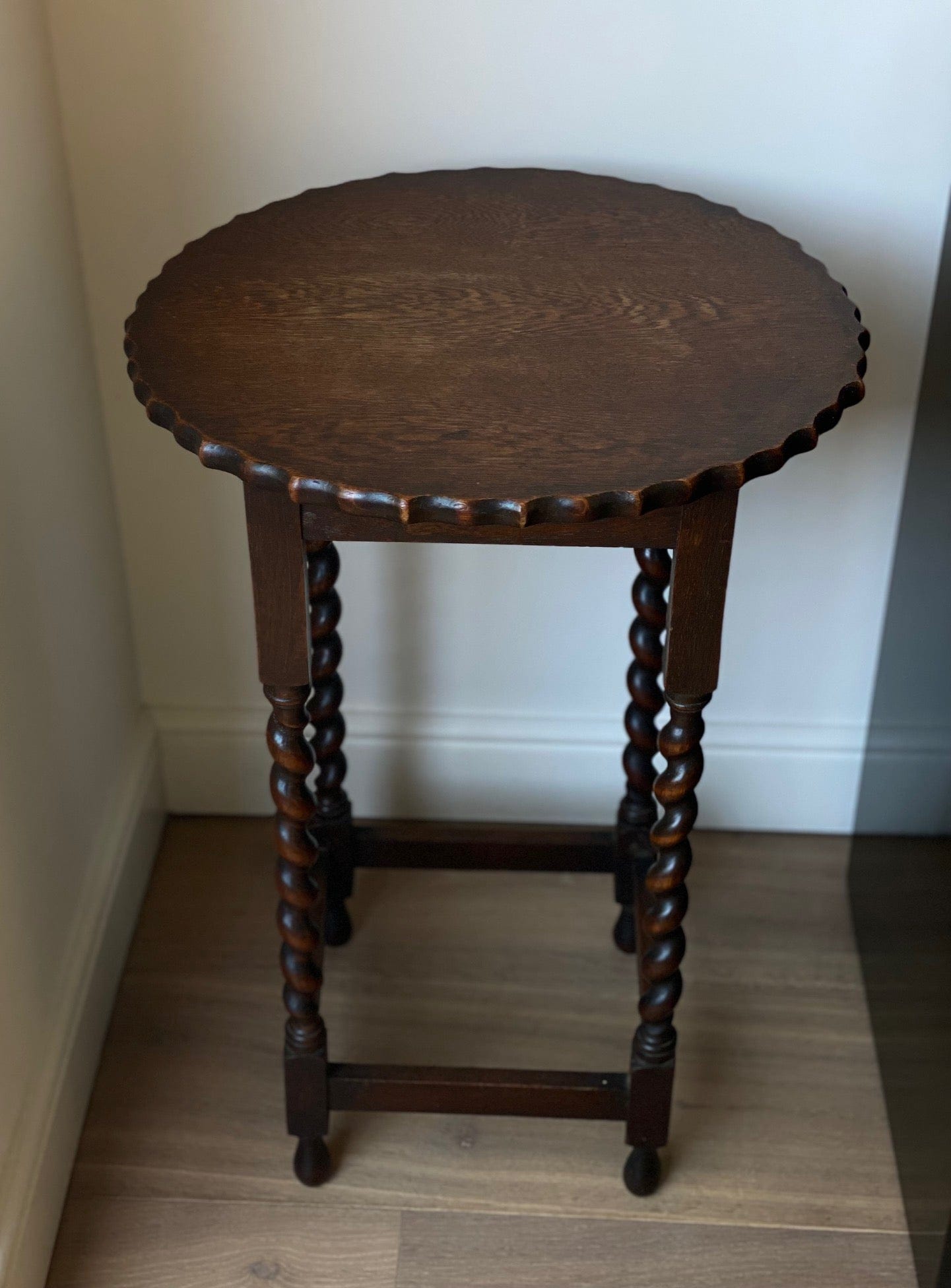 KEPT London Wiggle top barley twist table