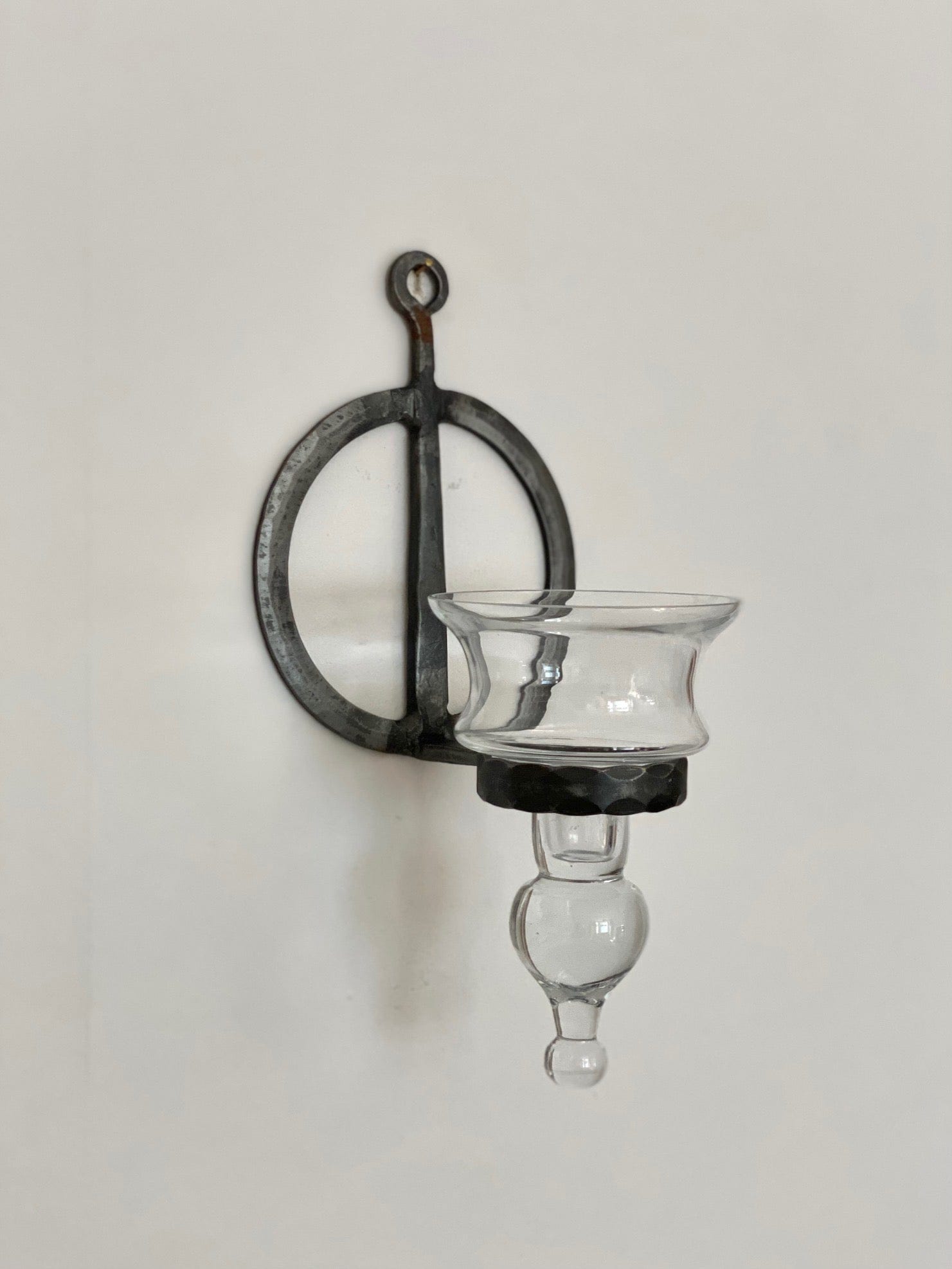 KEPT London Metal wall sconces with glass holders